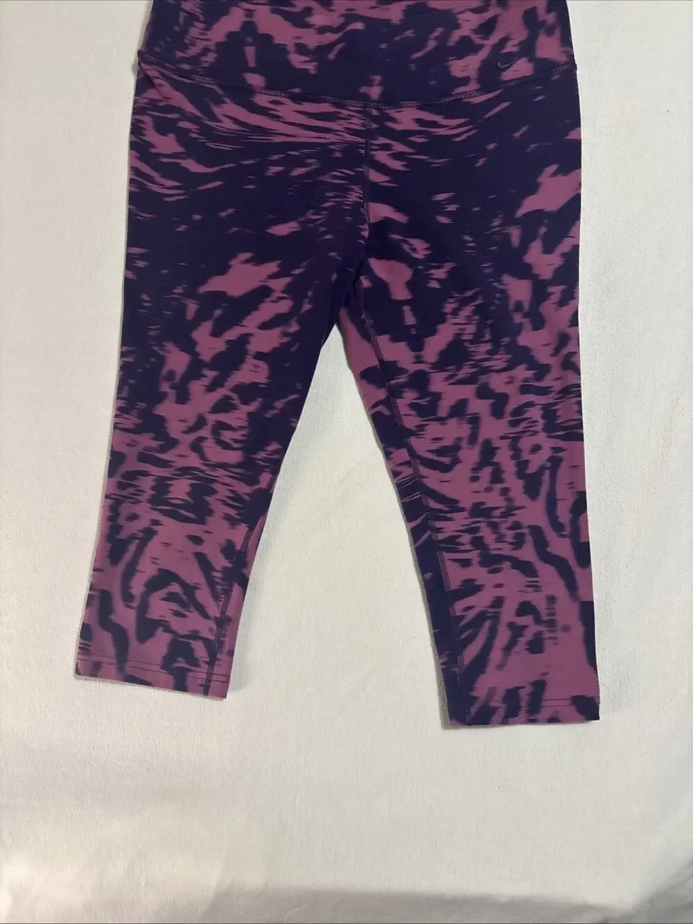 Nike Dri-FIT Tie Dye Leggings Womens XLarge Purple Pink Capri Cropped Yoga Pants